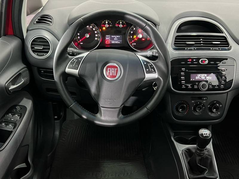 FIAT - PUNTO - 2014/2015 - Vermelha - R$ 46.900,00