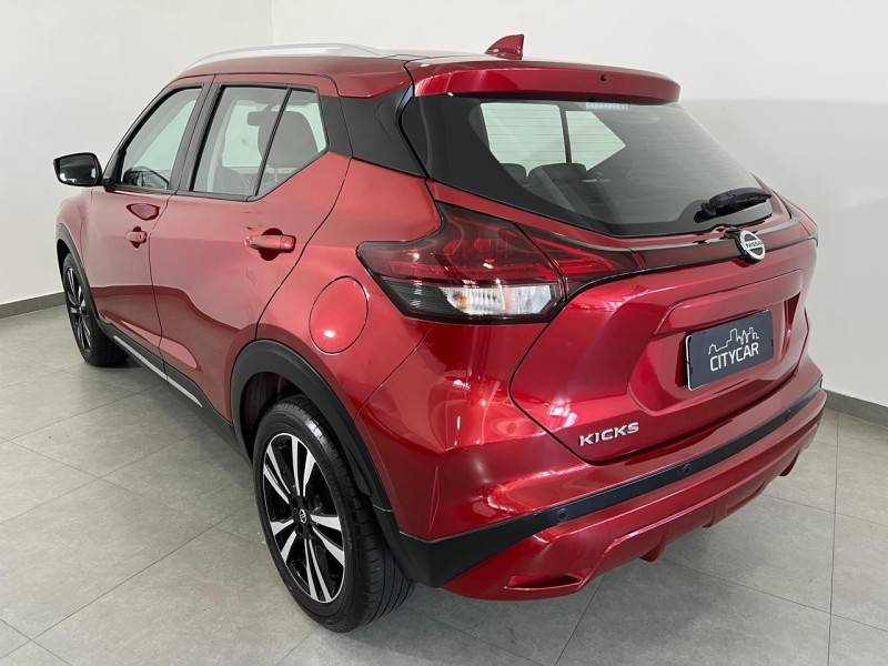 NISSAN - KICKS - 2021/2022 - Vermelha - R$ 103.900,00