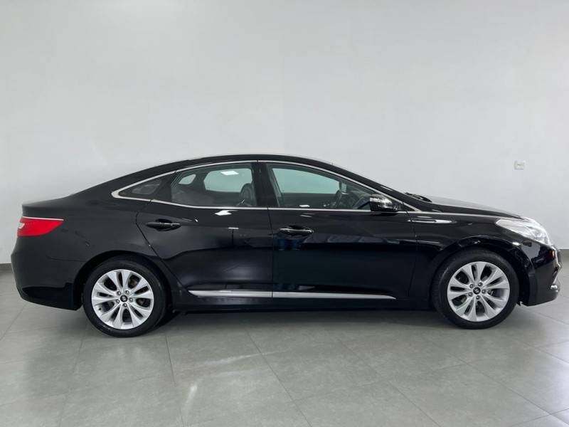 HYUNDAI - AZERA - 2012/2013 - Preta - R$ 77.900,00