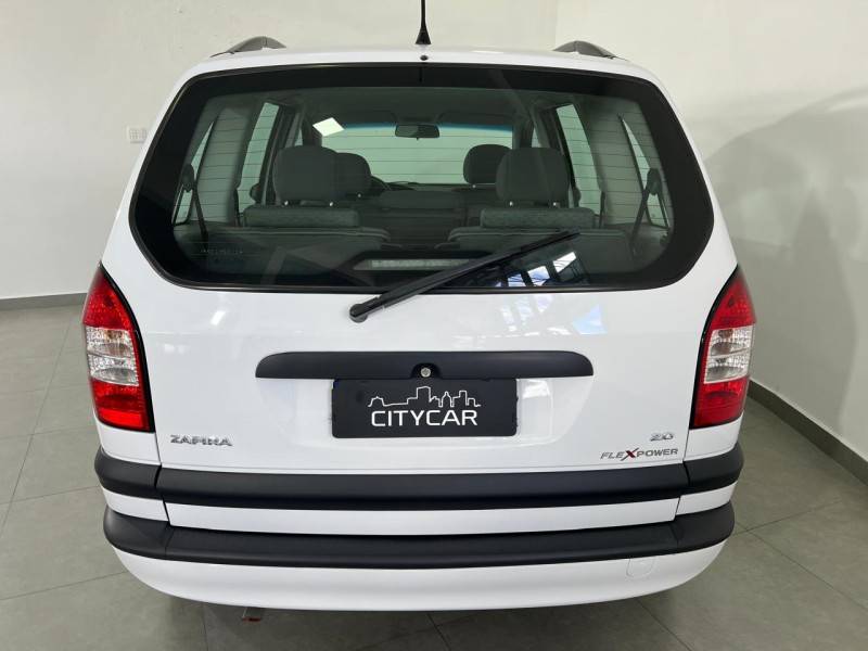 CHEVROLET - ZAFIRA - 2004/2005 - Branca - R$ 32.900,00