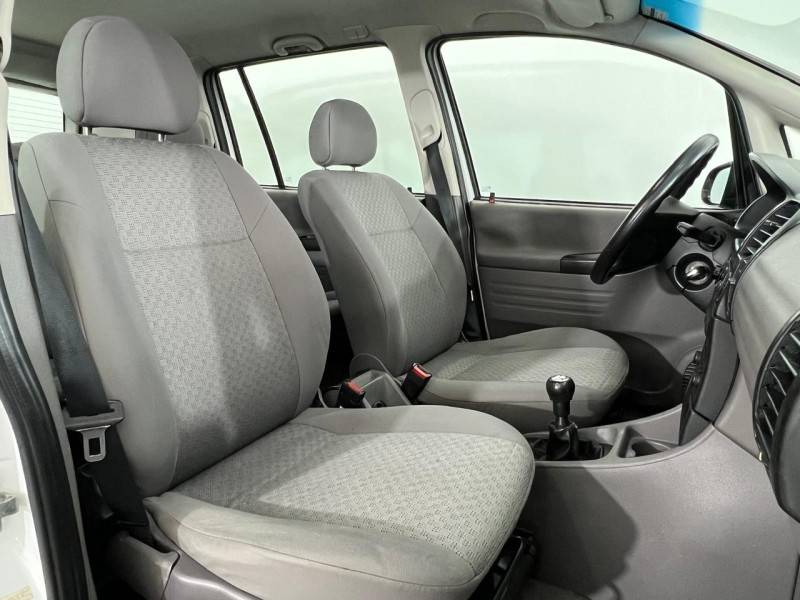 CHEVROLET - ZAFIRA - 2004/2005 - Branca - R$ 32.900,00