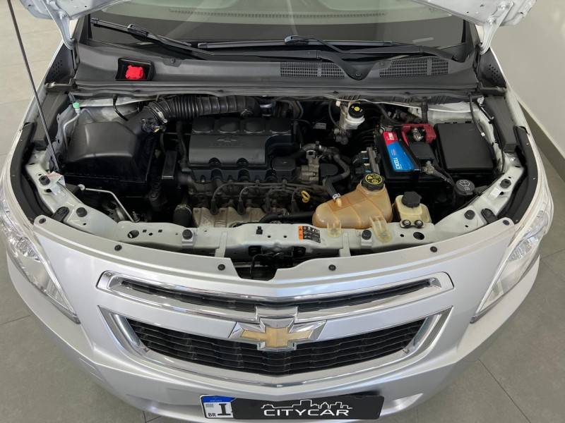 CHEVROLET - COBALT - 2015/2015 - Prata - R$ 49.900,00