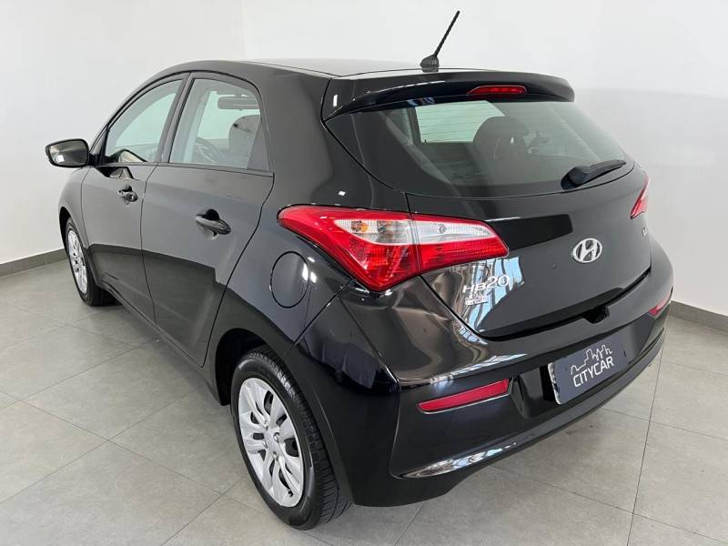 HYUNDAI - HB20 - 2016/2017 - Preta - R$ 58.900,00