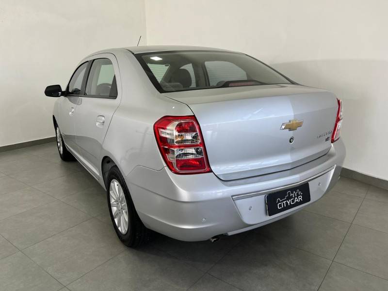 CHEVROLET - COBALT - 2015/2015 - Prata - R$ 49.900,00