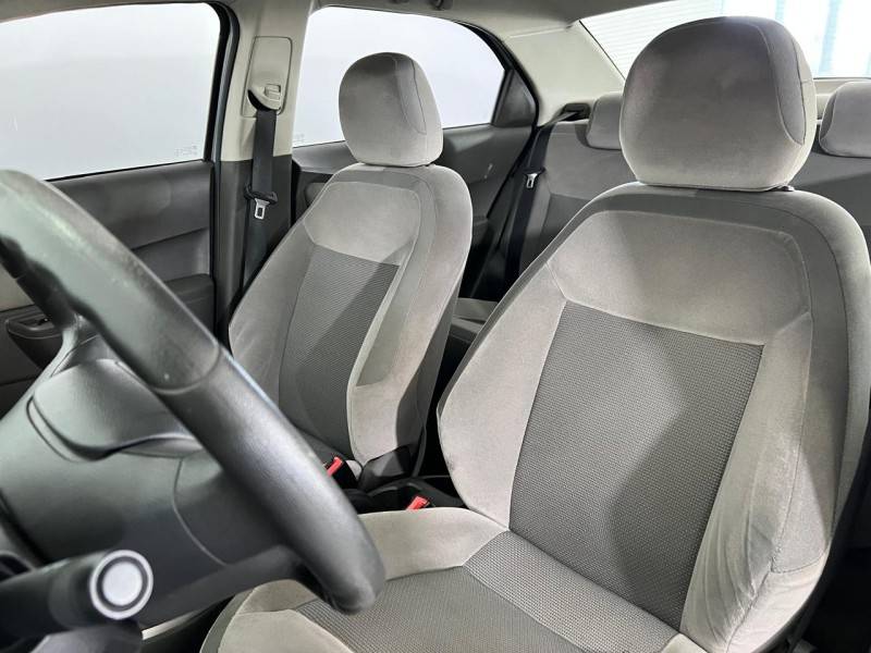 CHEVROLET - COBALT - 2015/2015 - Prata - R$ 49.900,00