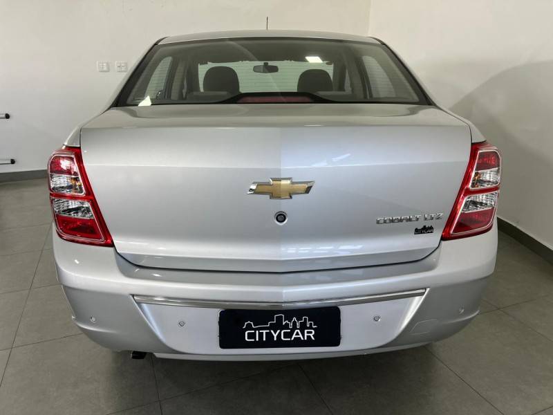 CHEVROLET - COBALT - 2015/2015 - Prata - R$ 49.900,00