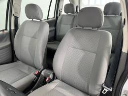 CHEVROLET - ZAFIRA - 2004/2005 - Branca - R$ 32.900,00