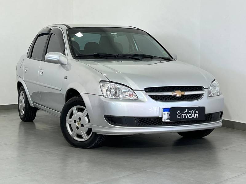 CHEVROLET - CLASSIC - 2013/2014 - Prata - R$ 32.900,00