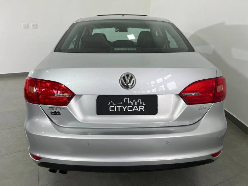 VOLKSWAGEN - JETTA - 2011/2012 - Prata - R$ 61.900,00