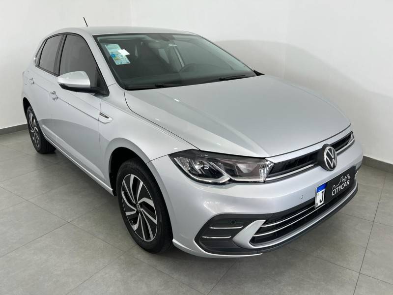 VOLKSWAGEN - POLO - 2023/2023 - Prata - R$ 105.900,00