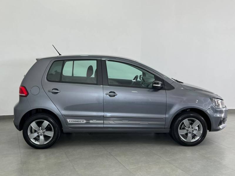 VOLKSWAGEN - FOX - 2020/2021 - Cinza - R$ 63.900,00