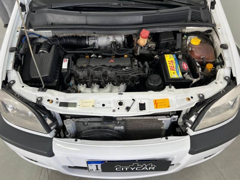 CHEVROLET - ZAFIRA - 2004/2005 - Branca - R$ 32.900,00