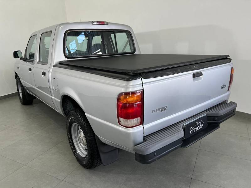 FORD - RANGER - 2000/2000 - Prata - R$ 51.900,00