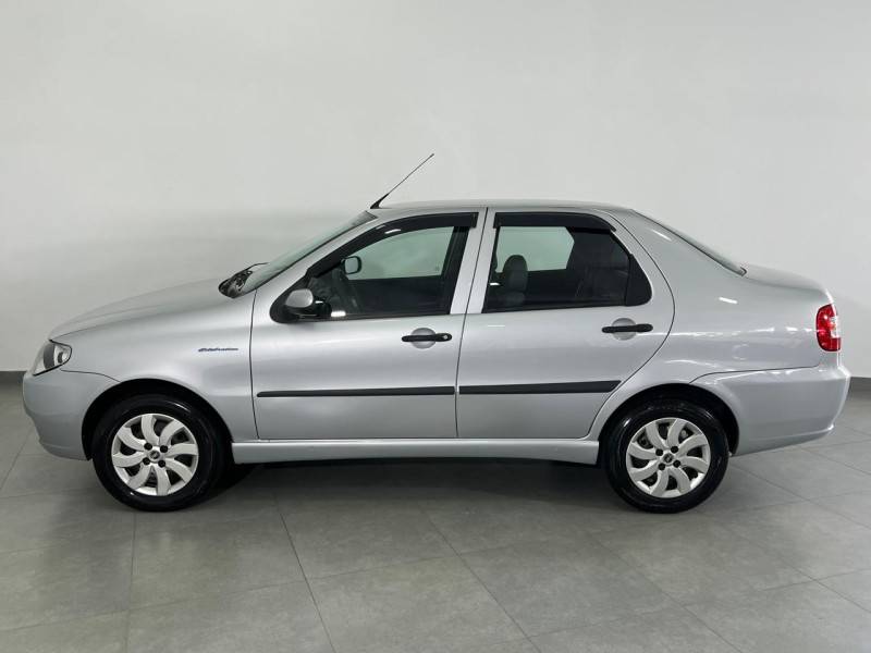 FIAT - SIENA - 2006/2007 - Prata - R$ 26.900,00