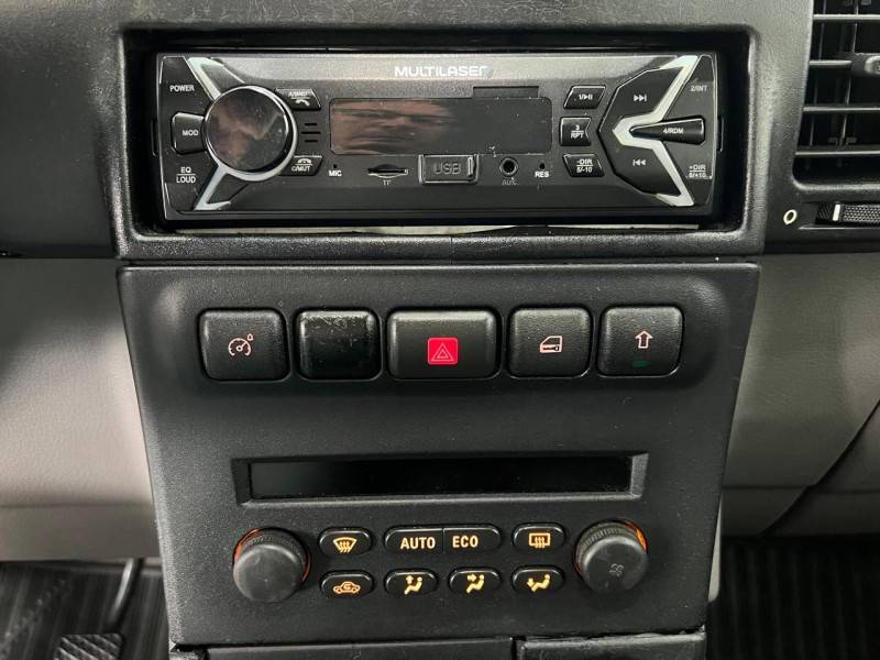 CHEVROLET - ZAFIRA - 2004/2005 - Branca - R$ 32.900,00