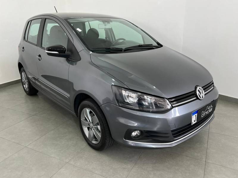 VOLKSWAGEN - FOX - 2020/2021 - Cinza - R$ 63.900,00