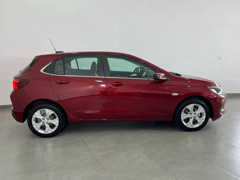 CHEVROLET - ONIX - 2020/2021 - Vermelha - R$ 84.900,00