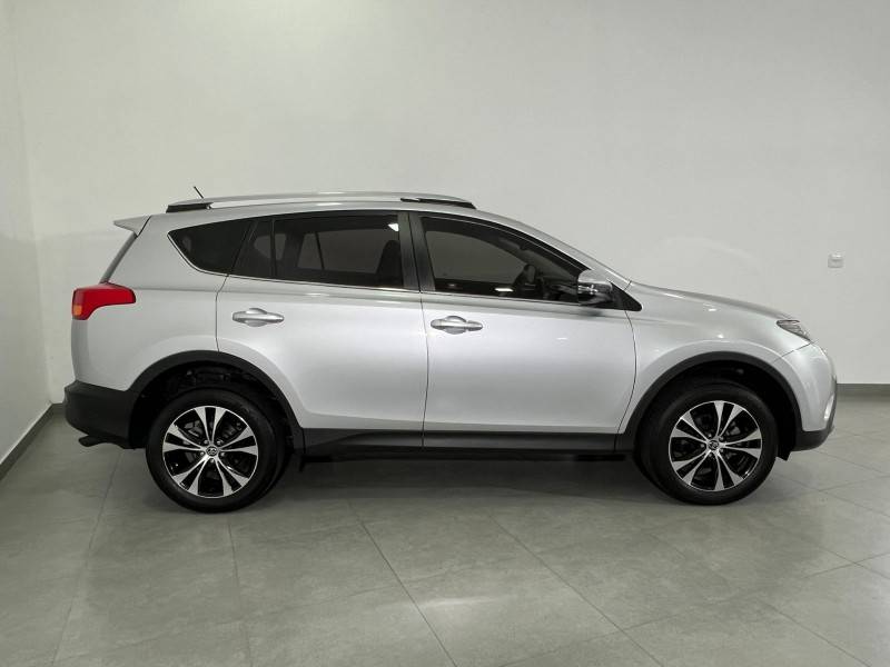 TOYOTA - RAV4 - 2015/2015 - Prata - R$ 115.900,00