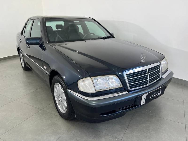 MERCEDES-BENZ - C 240 - 1998/1998 - Preta - R$ 69.900,00